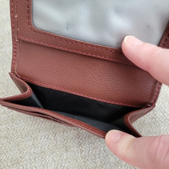 Hero Goods James series better than leather Vegan wallet in brown - Picture 3 of 6